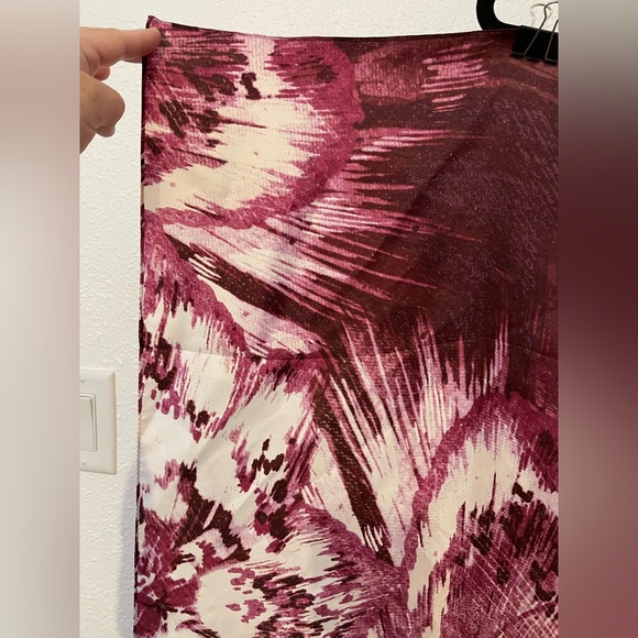 Vince Camuto 100% Silk Scarf Wrap Purple white Floral square 34x34” - Picture 2 of 5